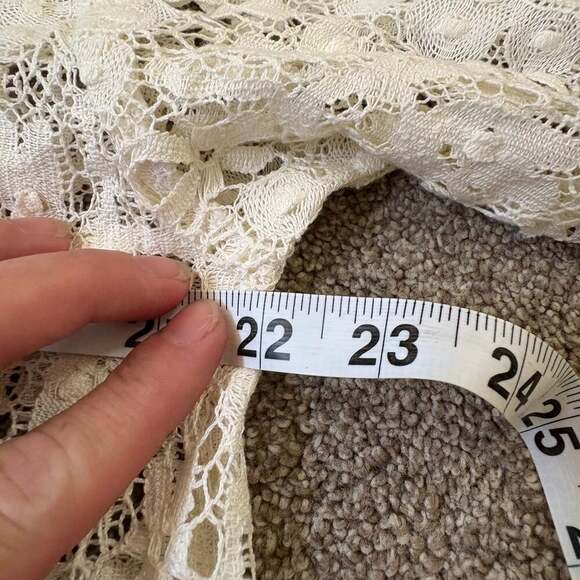 TIAR Women Ivory Lace Sheer Blouse Size Large Crochet Long Sleeve  scandi girl - Picture 4 of 5